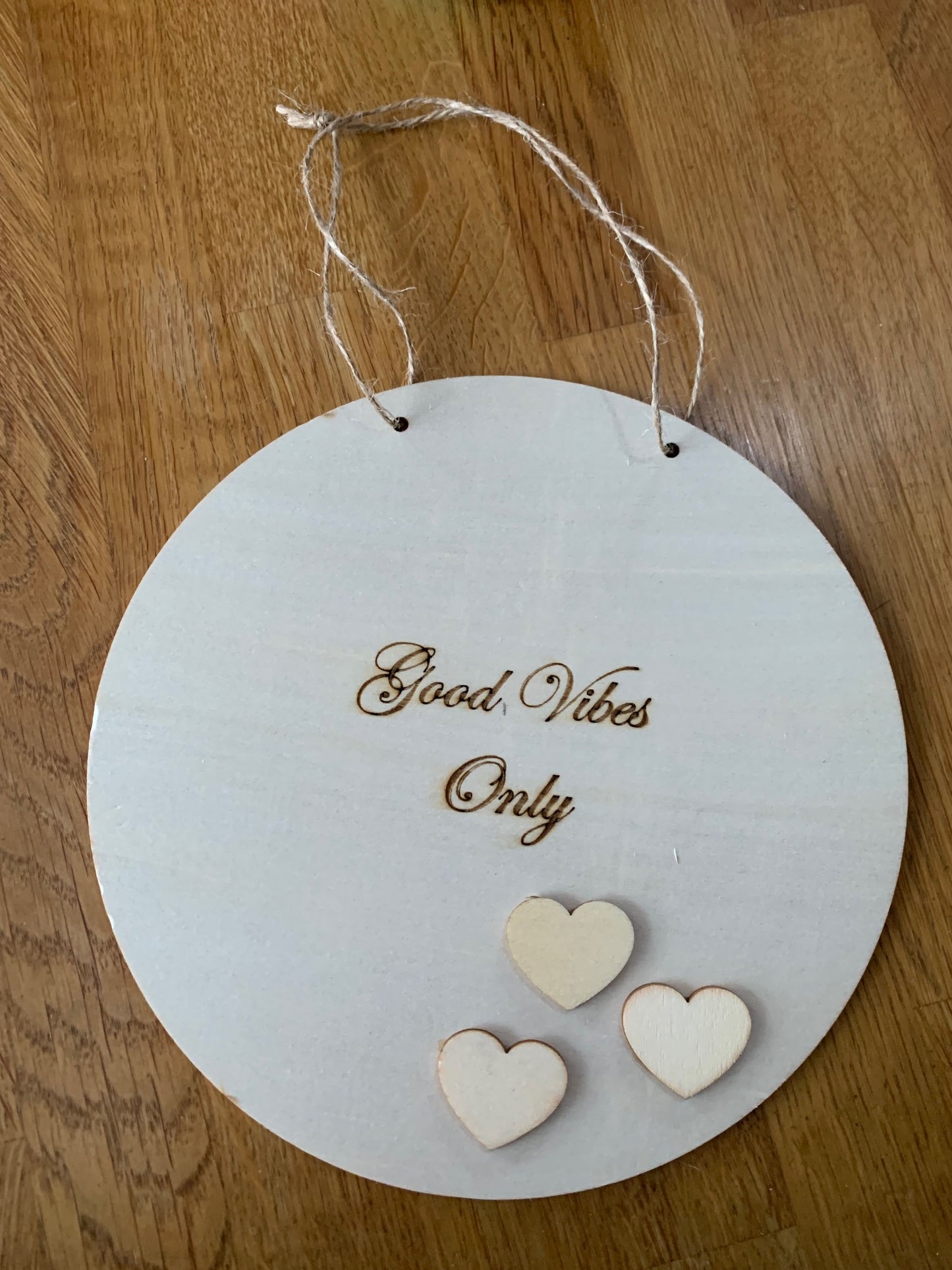 Skylt Good Vibes Only 200mm cirkulär skylt